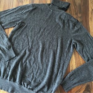 Uniqlo Pure New Wool Men's turtleneck Sweater shirt  - dark gray - M
